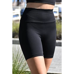 Kép 1/3 - Fekete basic, magasderekú női fitness középhosszú short