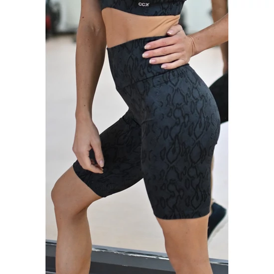 Fekete kígyómintás, magasderekú női fitness biciklis short