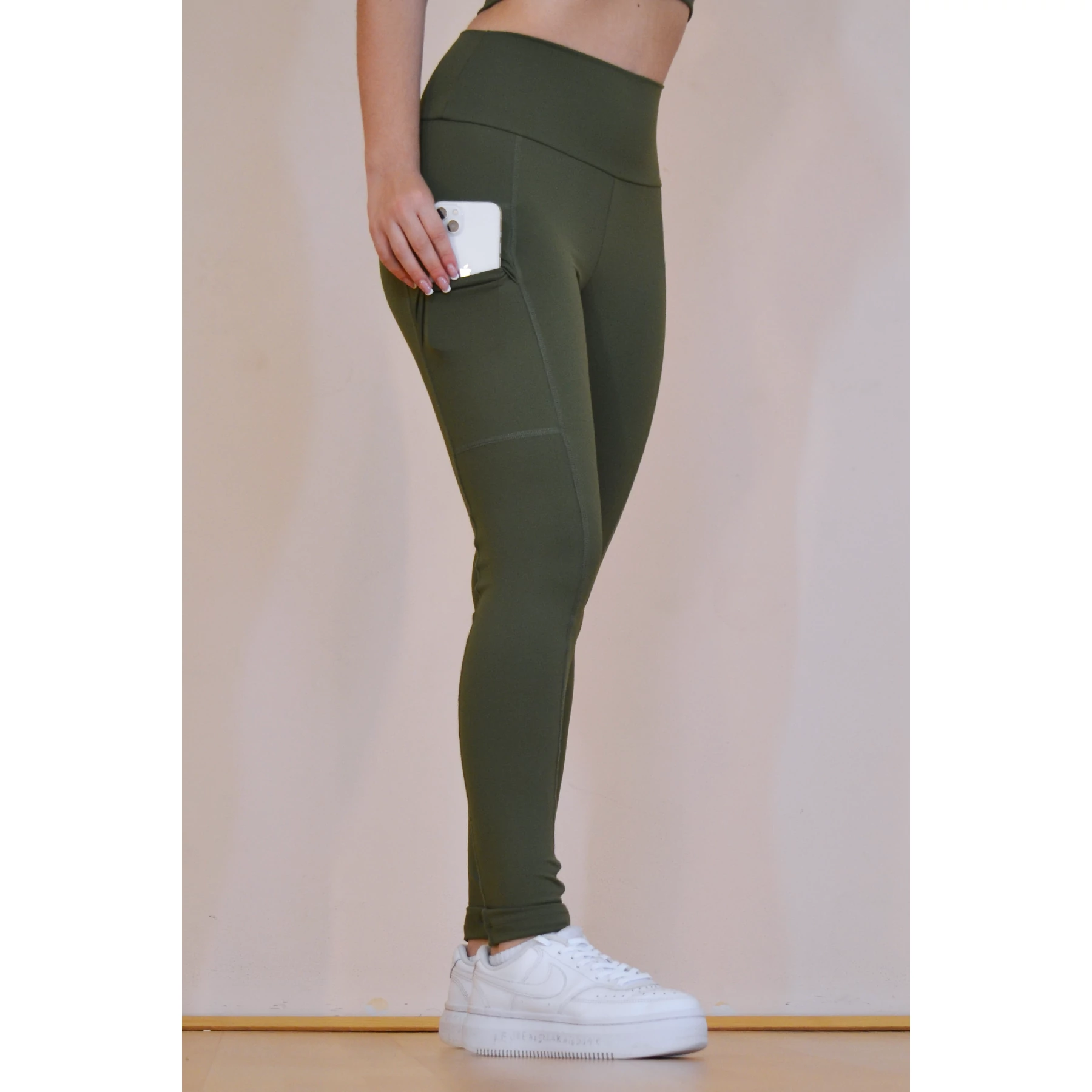 Zsebes, basic magasderekú női fitness sport leggings, khakizöld