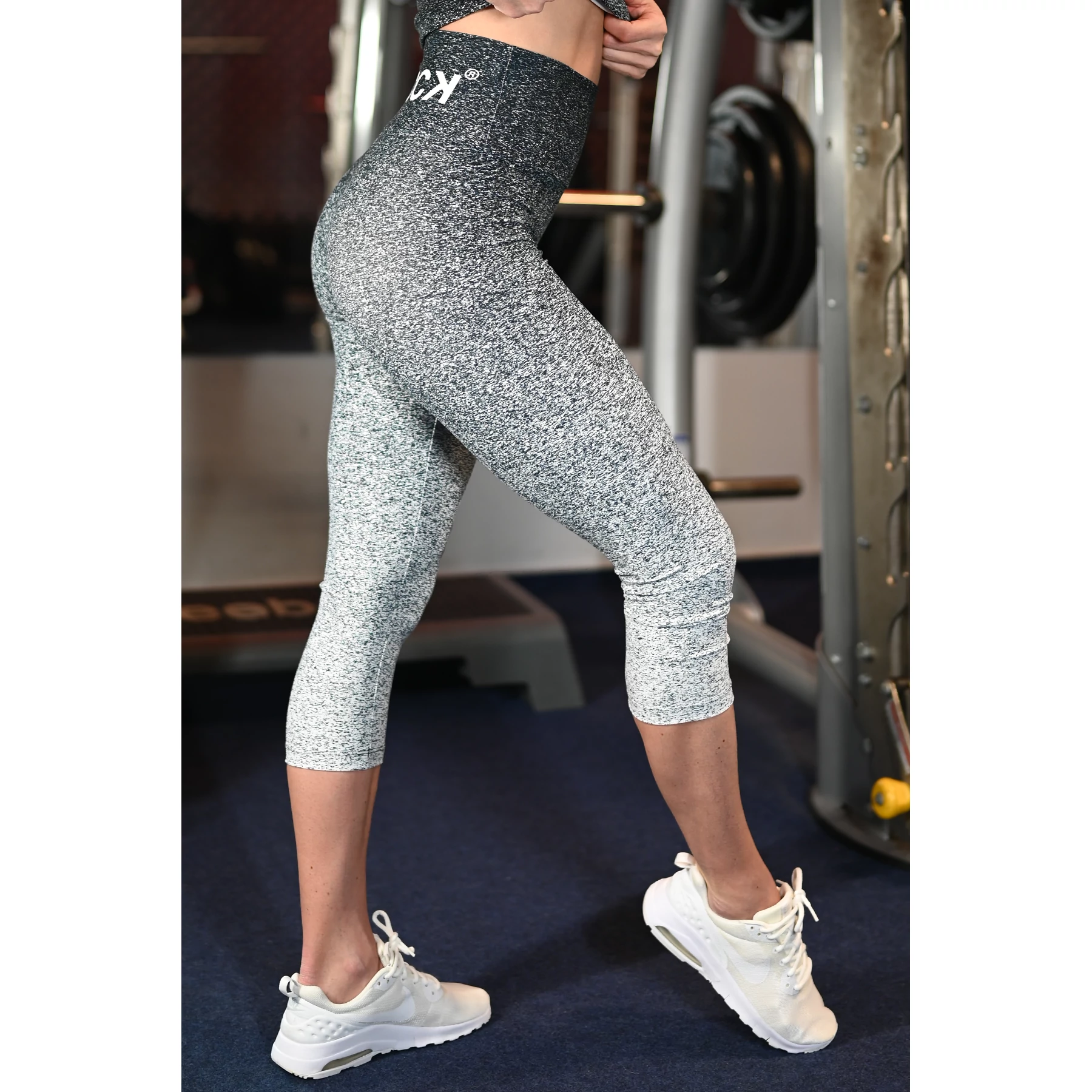 Melange fekete-fehér női fitnesz capri nadrág